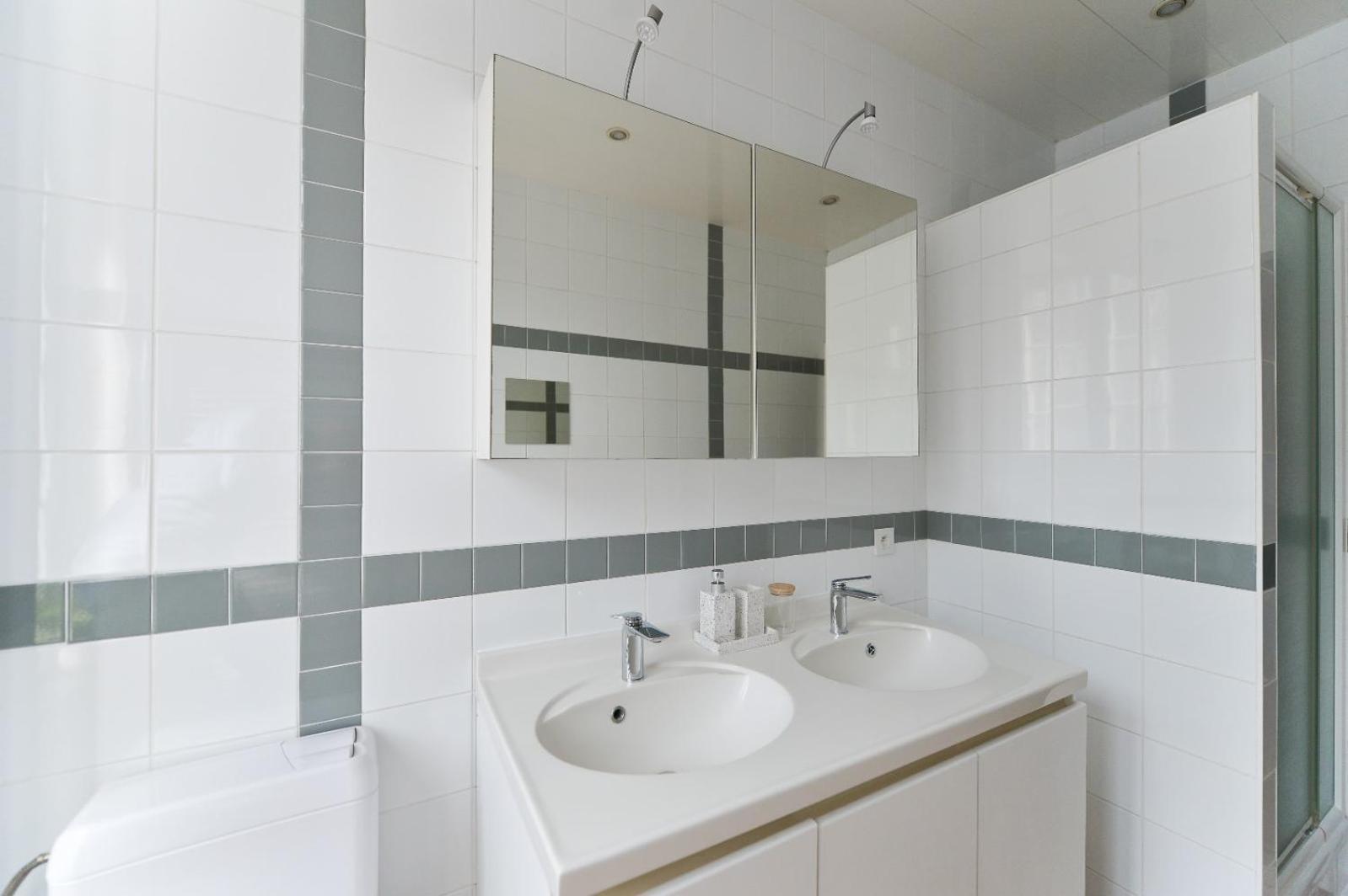 La Chambre De Sam - Chambre Lit 180 Avec Sdb Privee Proche Centre Ville Liege Ngoại thất bức ảnh